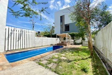 3.5-Storey End-lot Terrace for Sale Fields of Gold Villa Senja Rawang, Rawang