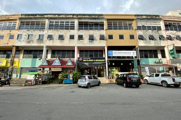 Pusat Bandar Country Homes Rawang, Bandar Country 