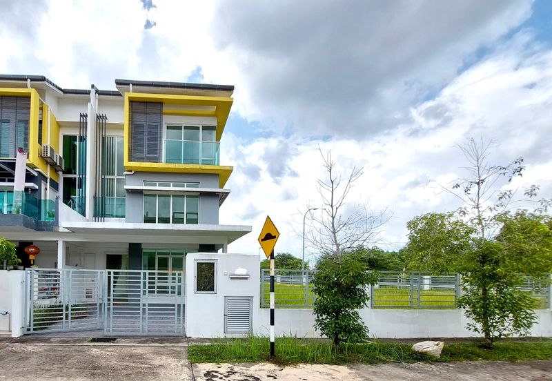 3-Storey Terrace for Sale Serene Residence Rawang, Rawang