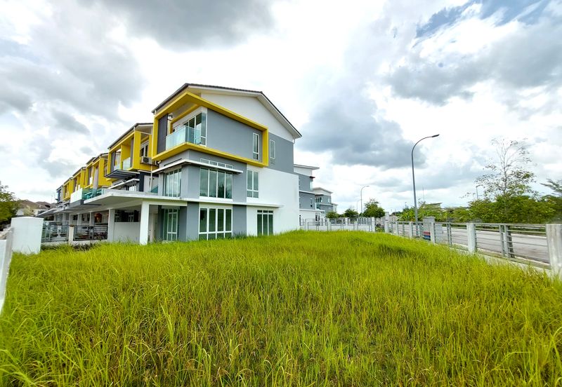 3-Storey Terrace for Sale Serene Residence Rawang, Rawang