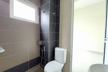 3-Storey Terrace for Sale Serene Residence Rawang, Rawang