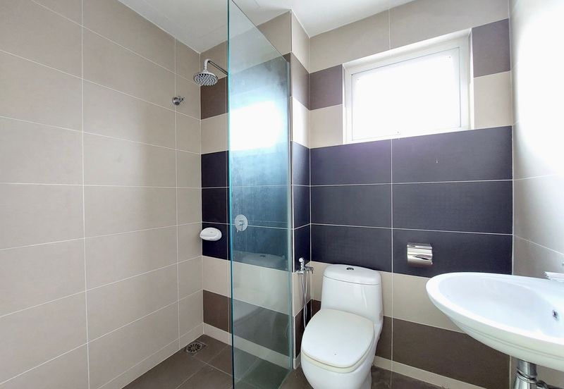 3-Storey Terrace for Sale Serene Residence Rawang, Rawang