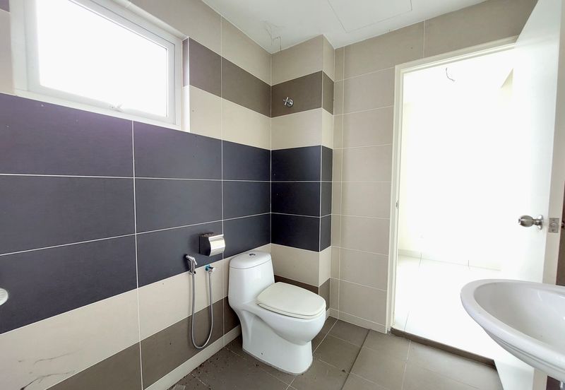 3-Storey Terrace for Sale Serene Residence Rawang, Rawang