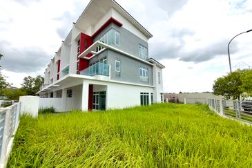 3-Storey Terrace for Sale Serene Residence Rawang, Rawang