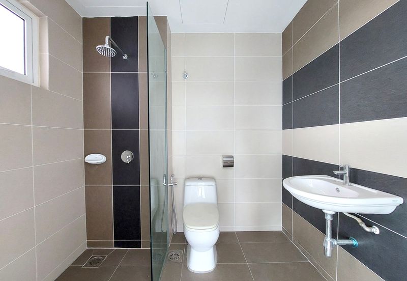 3-Storey Terrace for Sale Serene Residence Rawang, Rawang