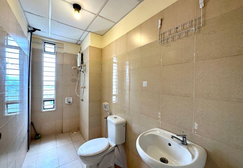 Rivercity Condominium