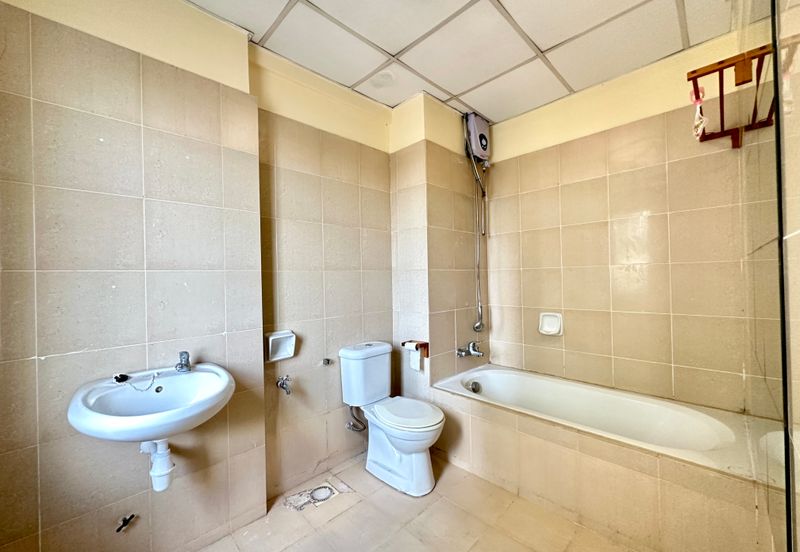 Rivercity Condominium