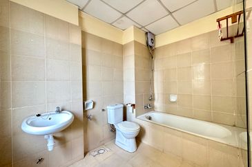 Rivercity Condominium