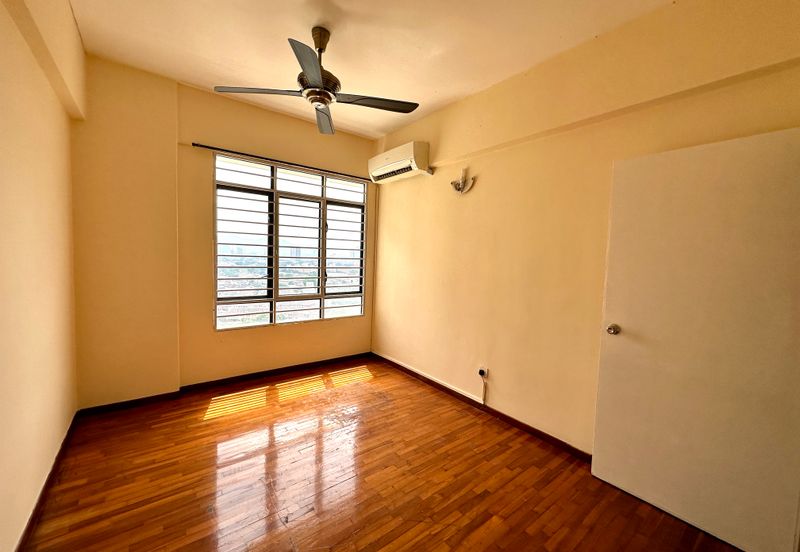 Rivercity Condominium