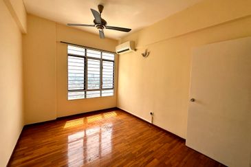 Rivercity Condominium