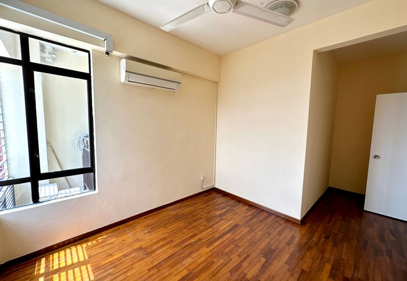 Rivercity Condominium