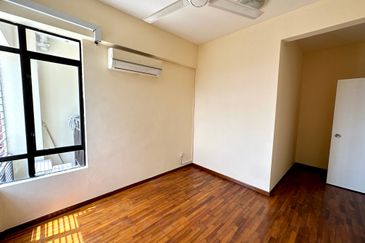 Rivercity Condominium