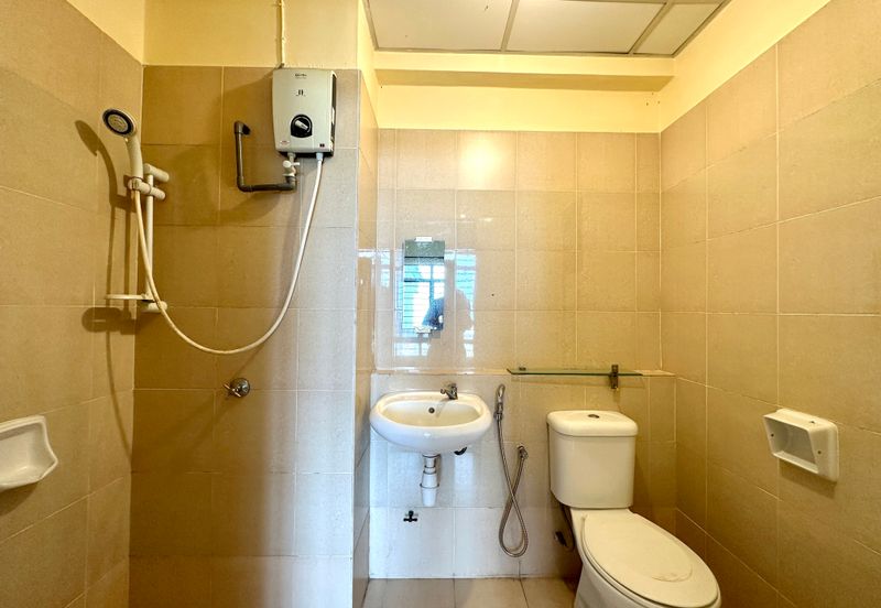 Rivercity Condominium