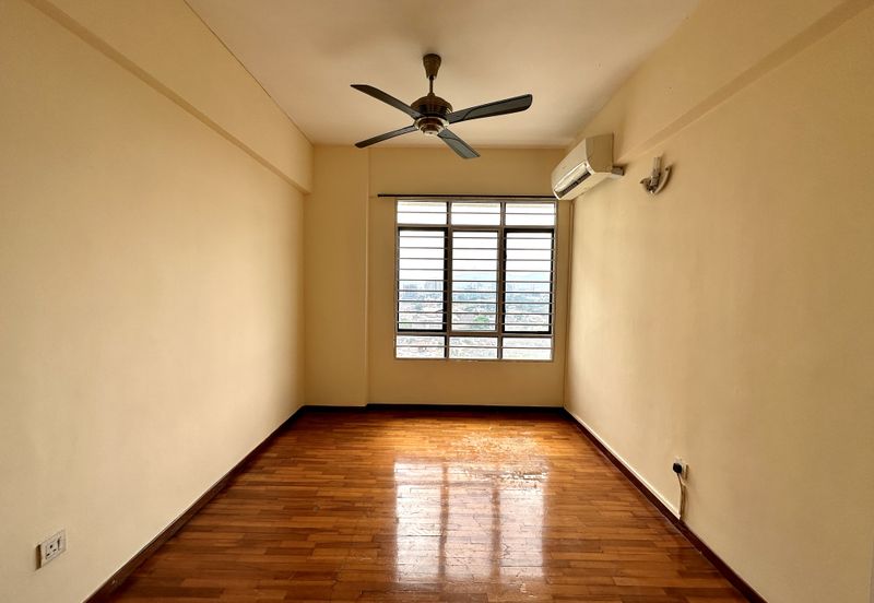 Rivercity Condominium