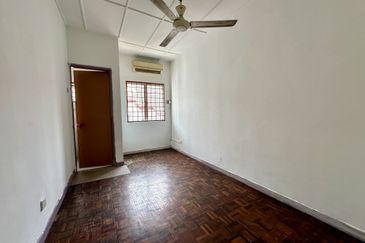 2-Storey Terrace for Sale Desa 13 Bandar Country Homes, Rawang