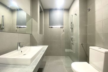 3.5-Storey End-lot Terrace for Sale Fields of Gold Villa Senja Rawang, Rawang