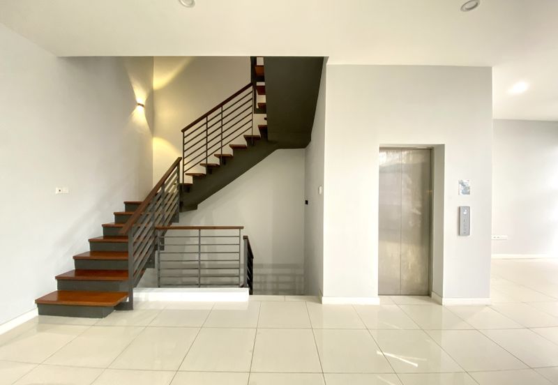 3.5-Storey End-lot Terrace for Sale Fields of Gold Villa Senja Rawang, Rawang