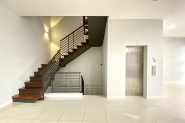 3.5-Storey End-lot Terrace for Sale Fields of Gold Villa Senja Rawang, Rawang