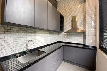 3.5-Storey End-lot Terrace for Sale Fields of Gold Villa Senja Rawang, Rawang