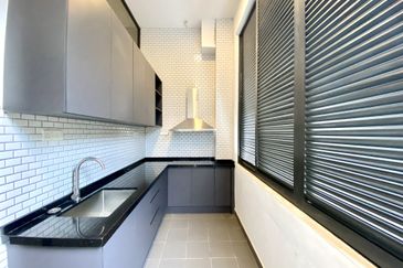 3.5-Storey End-lot Terrace for Sale Fields of Gold Villa Senja Rawang, Rawang