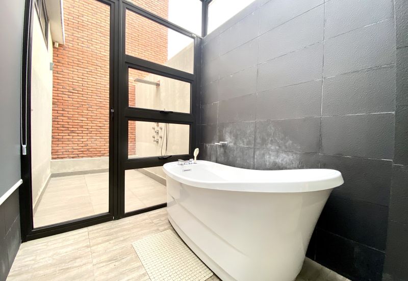 3.5-Storey End-lot Terrace for Sale Fields of Gold Villa Senja Rawang, Rawang