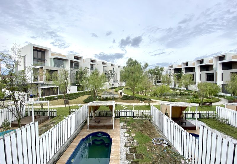 3.5-Storey End-lot Terrace for Sale Fields of Gold Villa Senja Rawang, Rawang