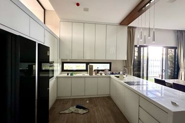 3.5-Storey Terrace for Sale Fields of Gold Villa Senja Rawang, Rawang