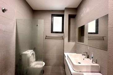 3.5-Storey Terrace for Sale Fields of Gold Villa Senja Rawang, Rawang