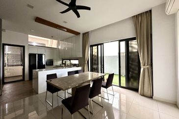 3.5-Storey Terrace for Sale Fields of Gold Villa Senja Rawang, Rawang