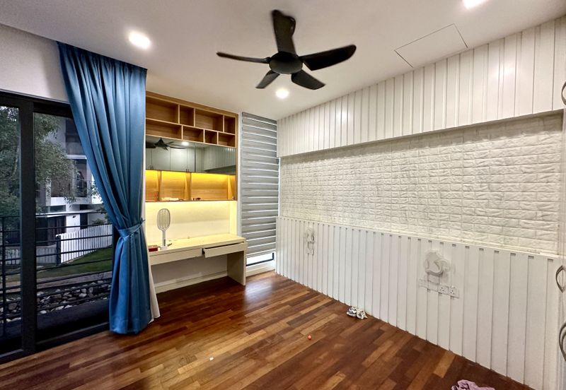 3.5-Storey Terrace for Sale Fields of Gold Villa Senja Rawang, Rawang