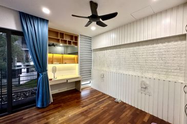 3.5-Storey Terrace for Sale Fields of Gold Villa Senja Rawang, Rawang