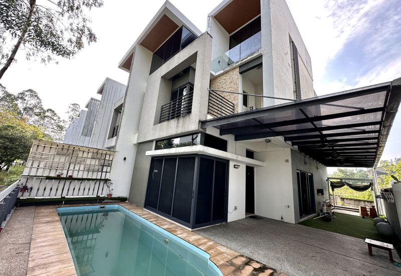 3.5-Storey Terrace for Sale Fields of Gold Villa Senja Rawang, Rawang