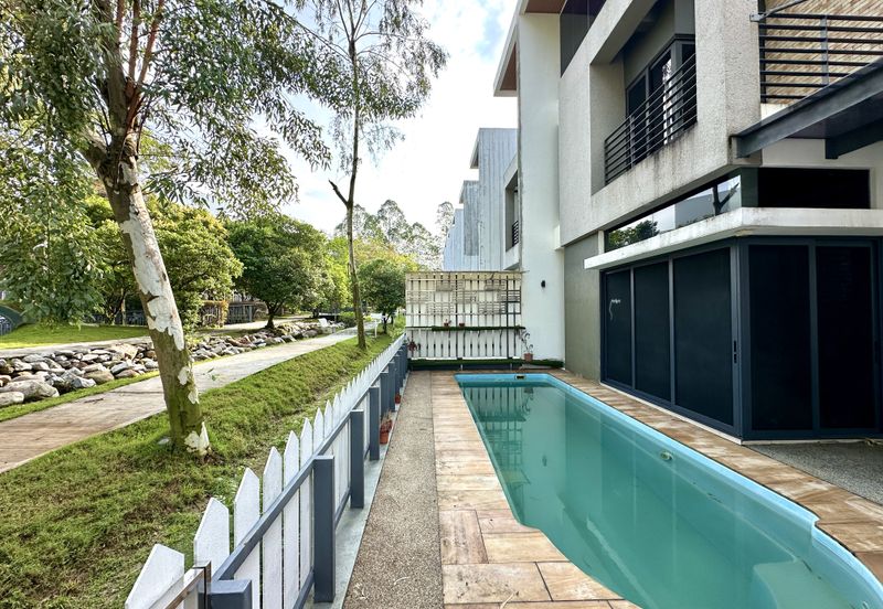 3.5-Storey Terrace for Sale Fields of Gold Villa Senja Rawang, Rawang