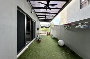 3.5-Storey Terrace for Sale Fields of Gold Villa Senja Rawang, Rawang