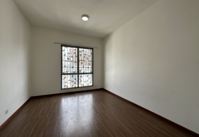 Emerald Garden, Kota Emerald