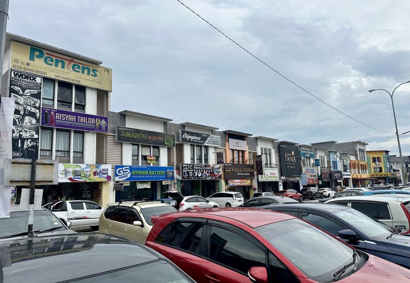 SU Mall Saujana Utama Sg Buloh