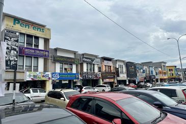 SU Mall Saujana Utama Sg Buloh