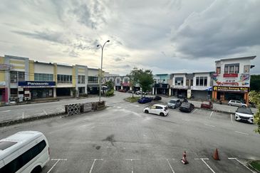 SU Mall Saujana Utama Sg Buloh