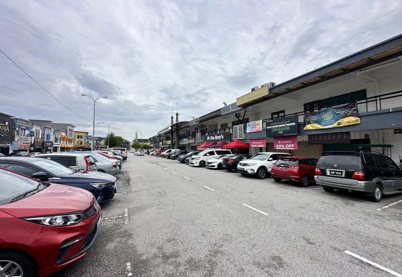 SU Mall Saujana Utama Sg Buloh