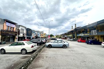 SU Mall Saujana Utama Sg Buloh