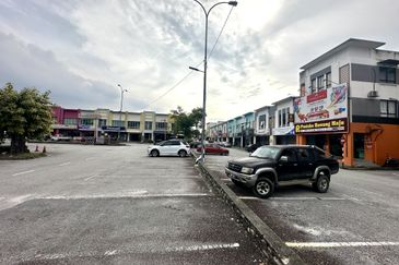 SU Mall Saujana Utama Sg Buloh