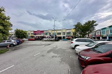SU Mall Saujana Utama Sg Buloh