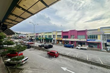 SU Mall Saujana Utama Sg Buloh