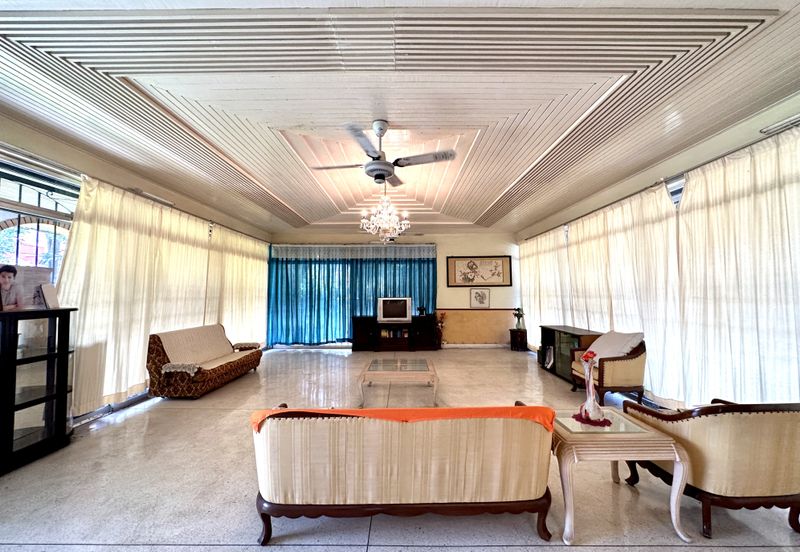 Jalan Bunga Anggerik 2/4 