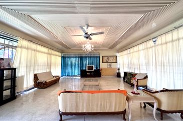 Jalan Bunga Anggerik 2/4 