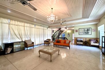 Jalan Bunga Anggerik 2/4 