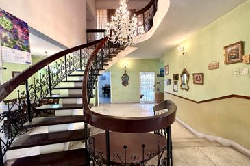 Jalan Bunga Anggerik 2/4 