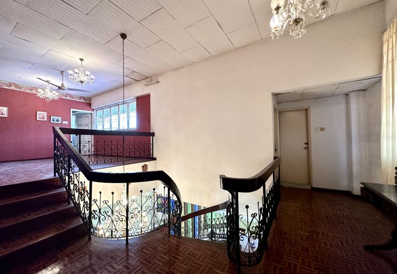 Jalan Bunga Anggerik 2/4 