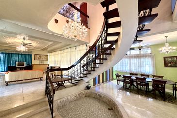 Jalan Bunga Anggerik 2/4 