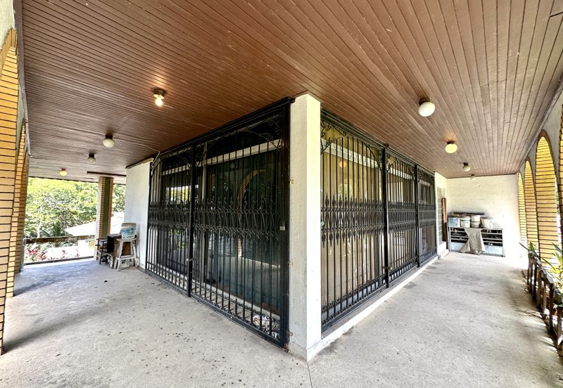 Jalan Bunga Anggerik 2/4 